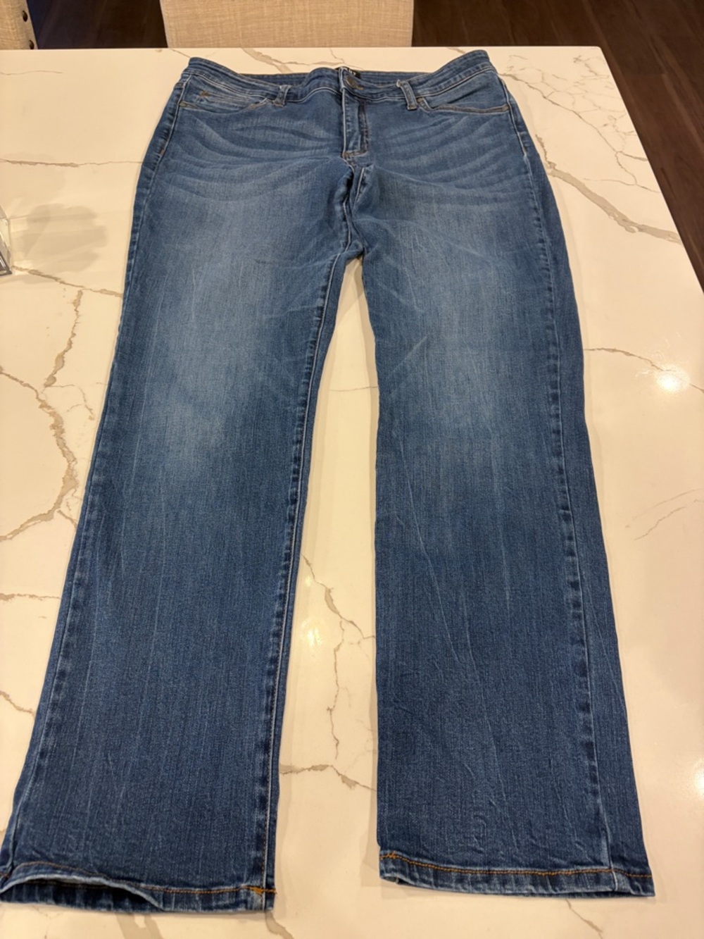 Kut from the Kloth Straight Leg Jeans in Medium Blue